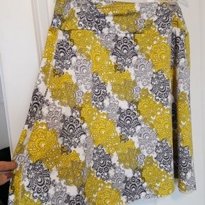 Stretchy floral skirt